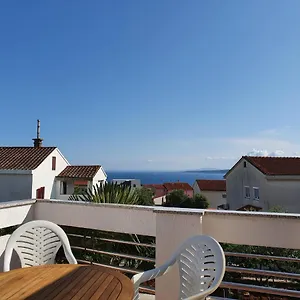 https://apartment-with-terace-and-sea-view-marica.primorje-gorskikotar.com